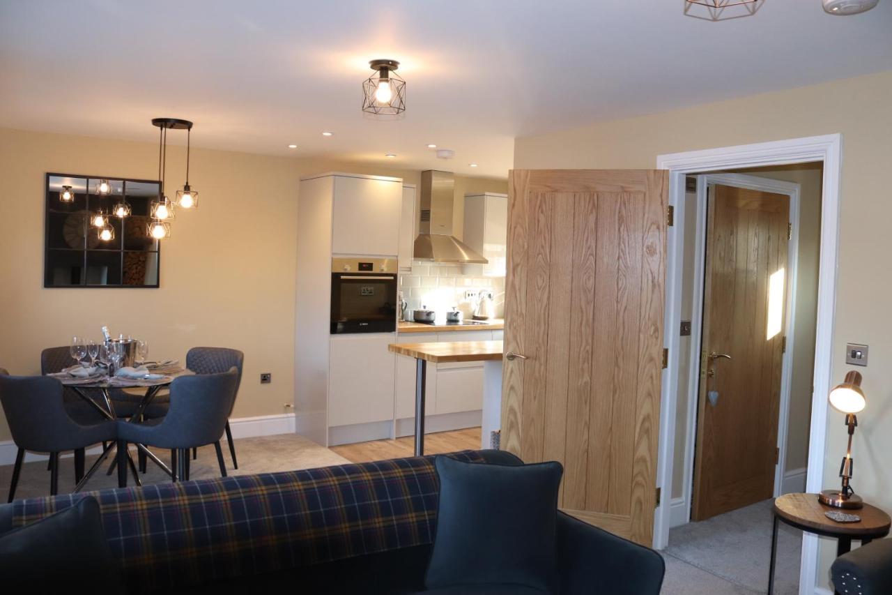 Canal View Cottage With Log Fire & Parking Blisworth Kültér fotó
